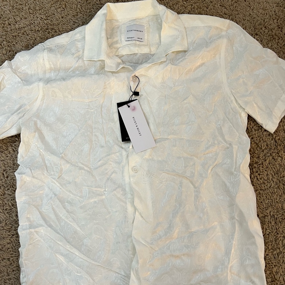 Ricky & Micky Men's Button Up Short Sleeve Shirt Size Small NWT